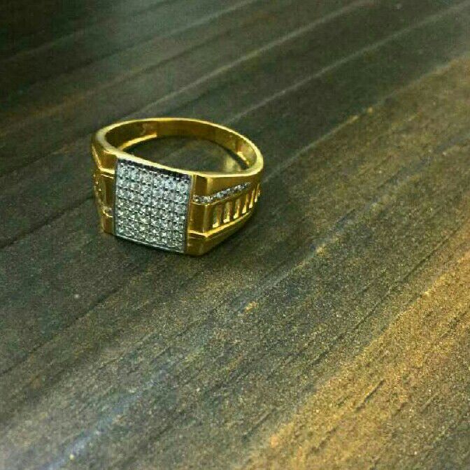916 Gold Gents Diamond Attractive Ring