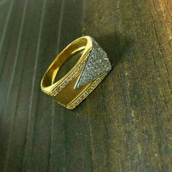 22K / 916 Gold Gents Charming Ring