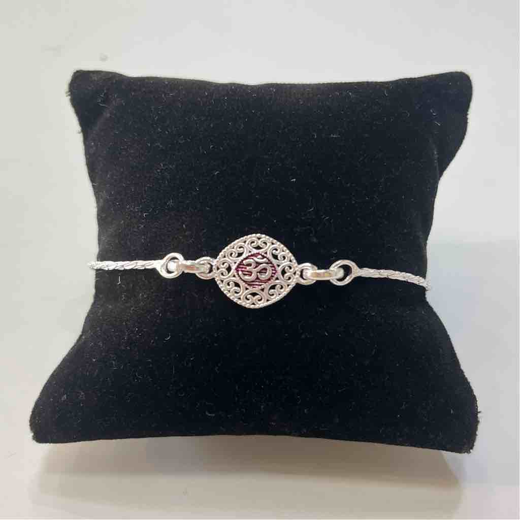 Silver Classic ? Om Design Pendant Rakhi
