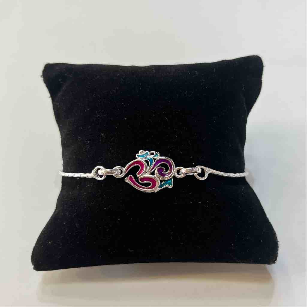 Silver Om Fancy Design Pendant Rakhi