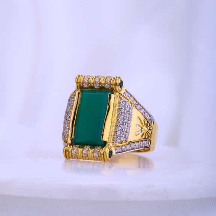 22 K Gold Gants Green Diamond Ring Colourful Design