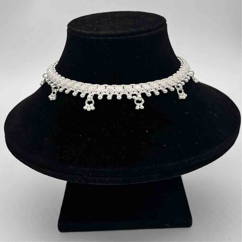 Silver Jodhpuri Gungru And Rava Design Payal
