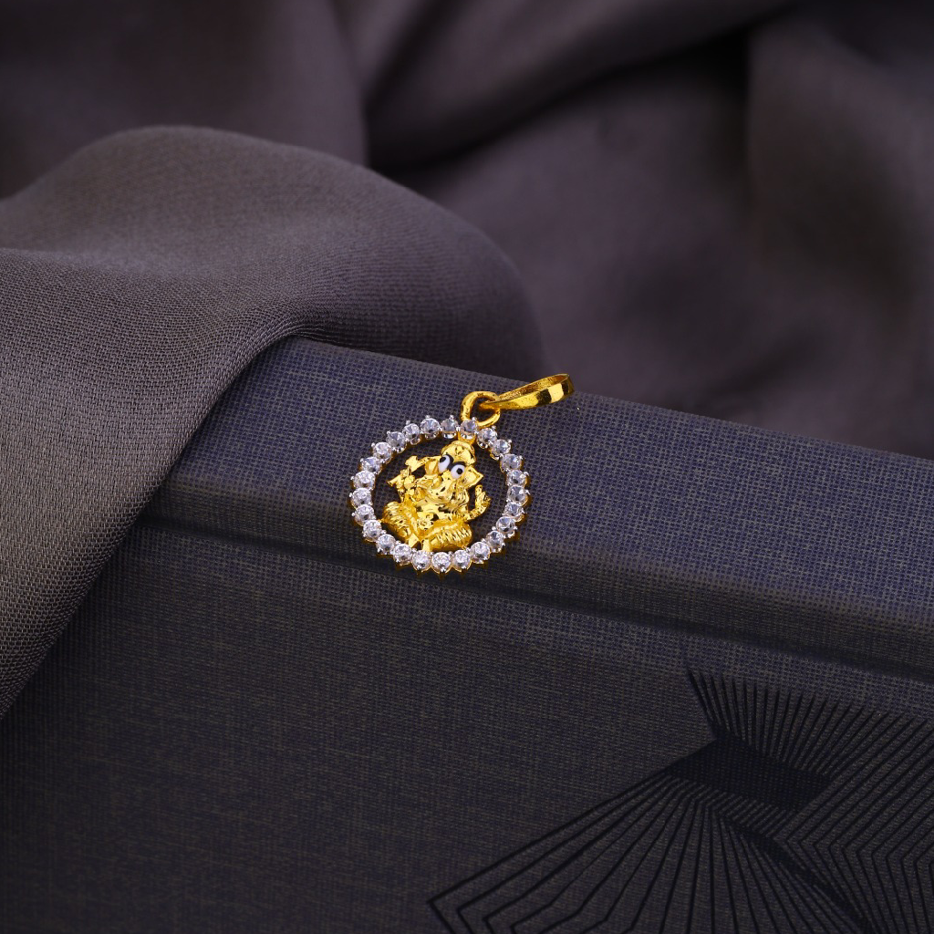 18k Gold Ganpati Disign Diamond Pendant