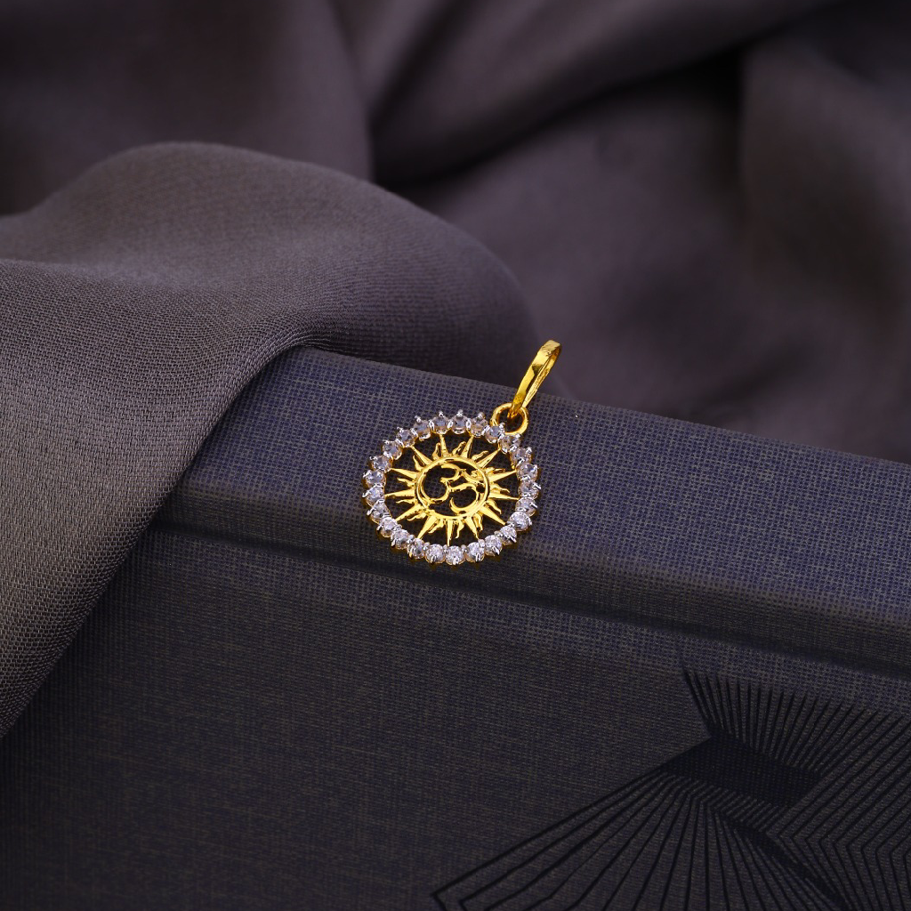 18k Gold Om Disign Diamond Pendant