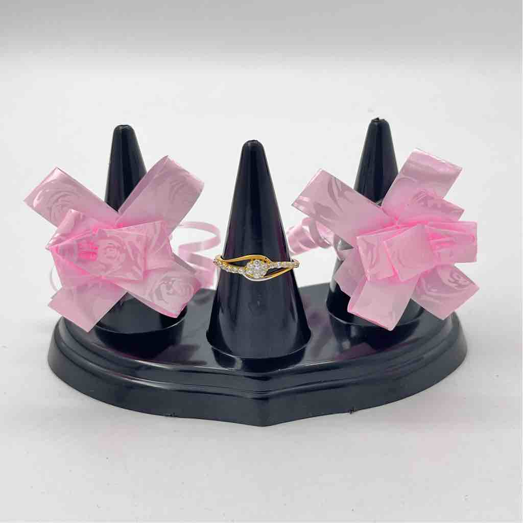 916  Gold Ladies Diamond Ring