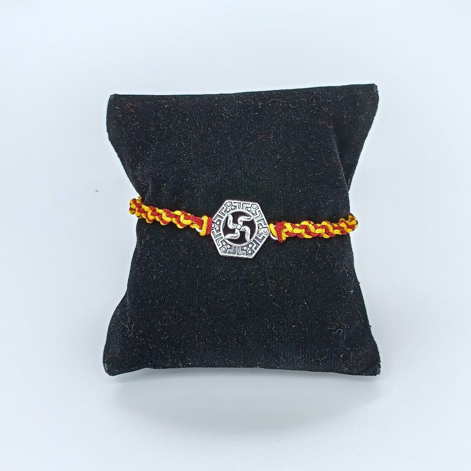 New Design In Silver Rakhi 800