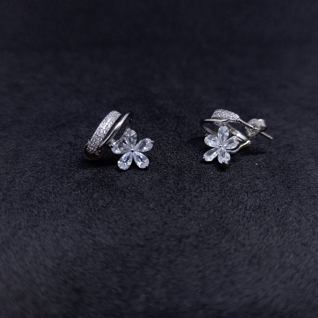 92.5 Silver Earrings With Diamond Flower Design