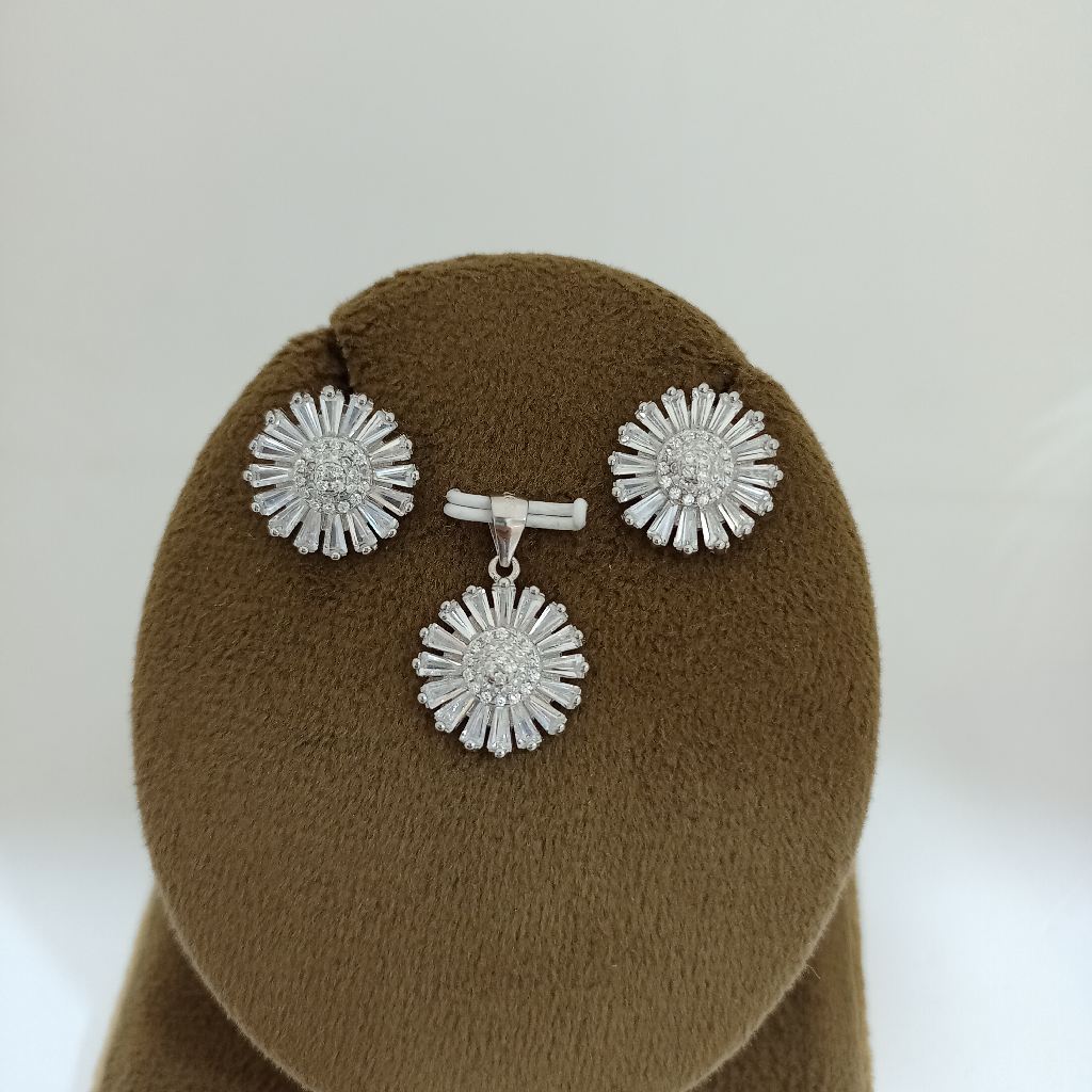 925 Silver Flower Design Pendant Set