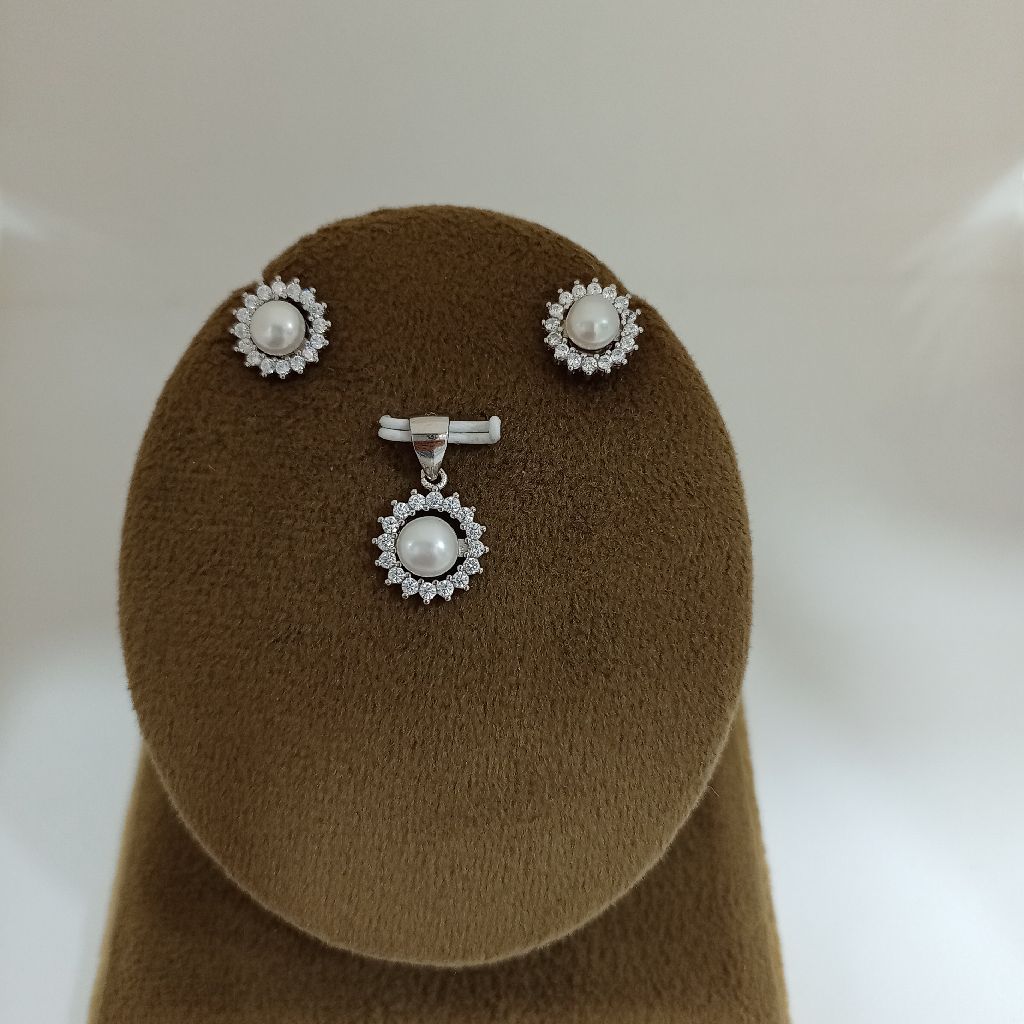 925 Silver Stylish Pendant Set