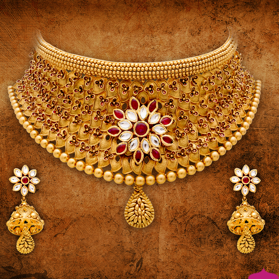 Gold choker necklace antique design
