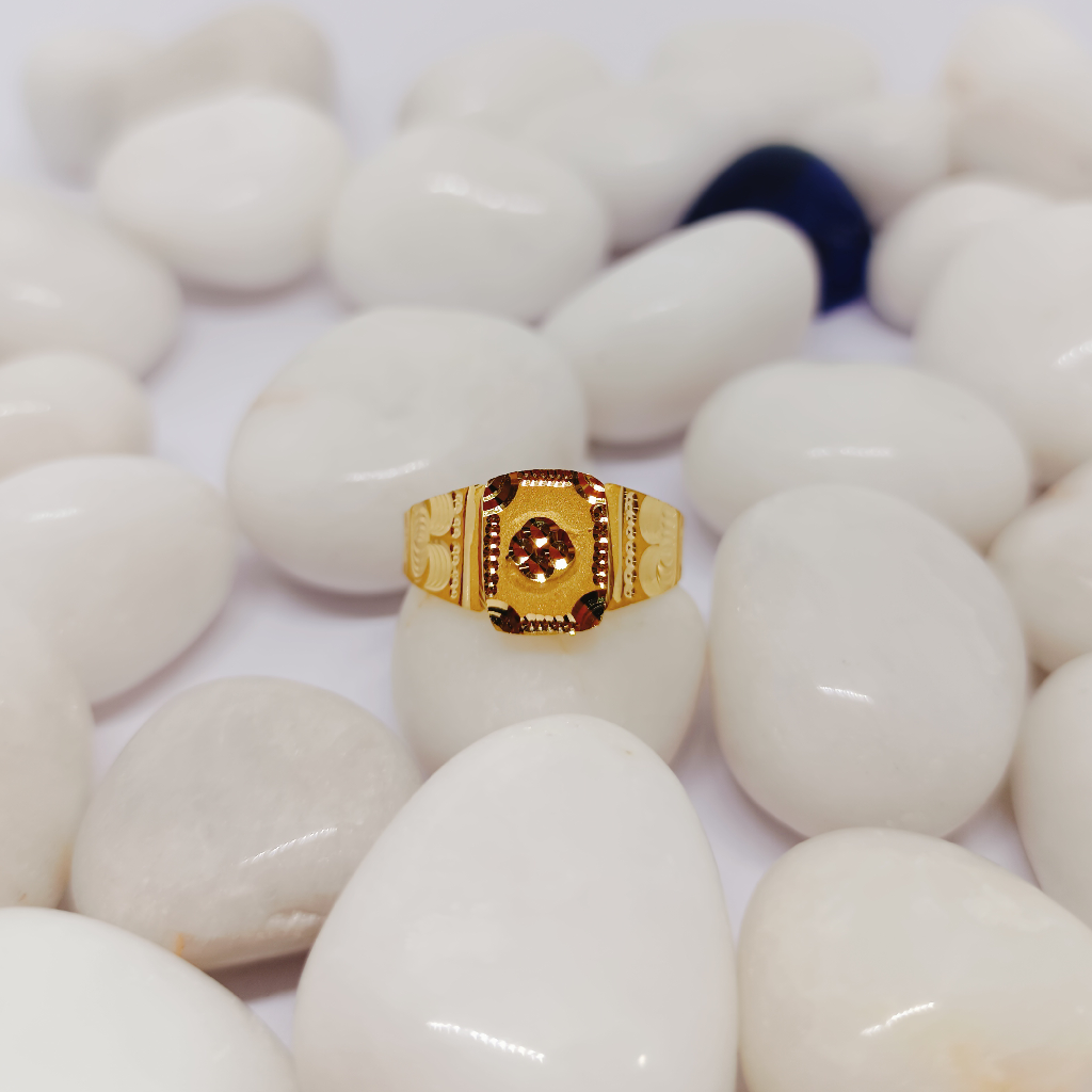 Gold toy ring