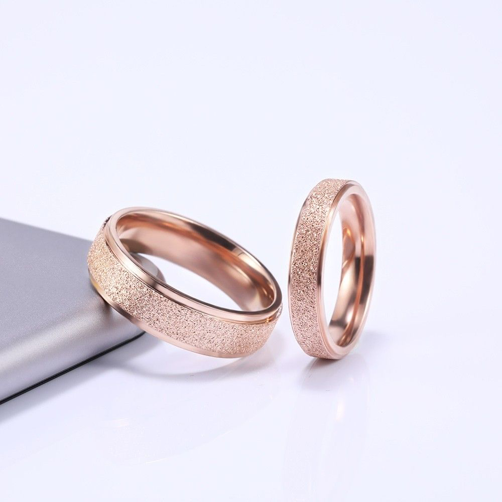 Rose gold band's