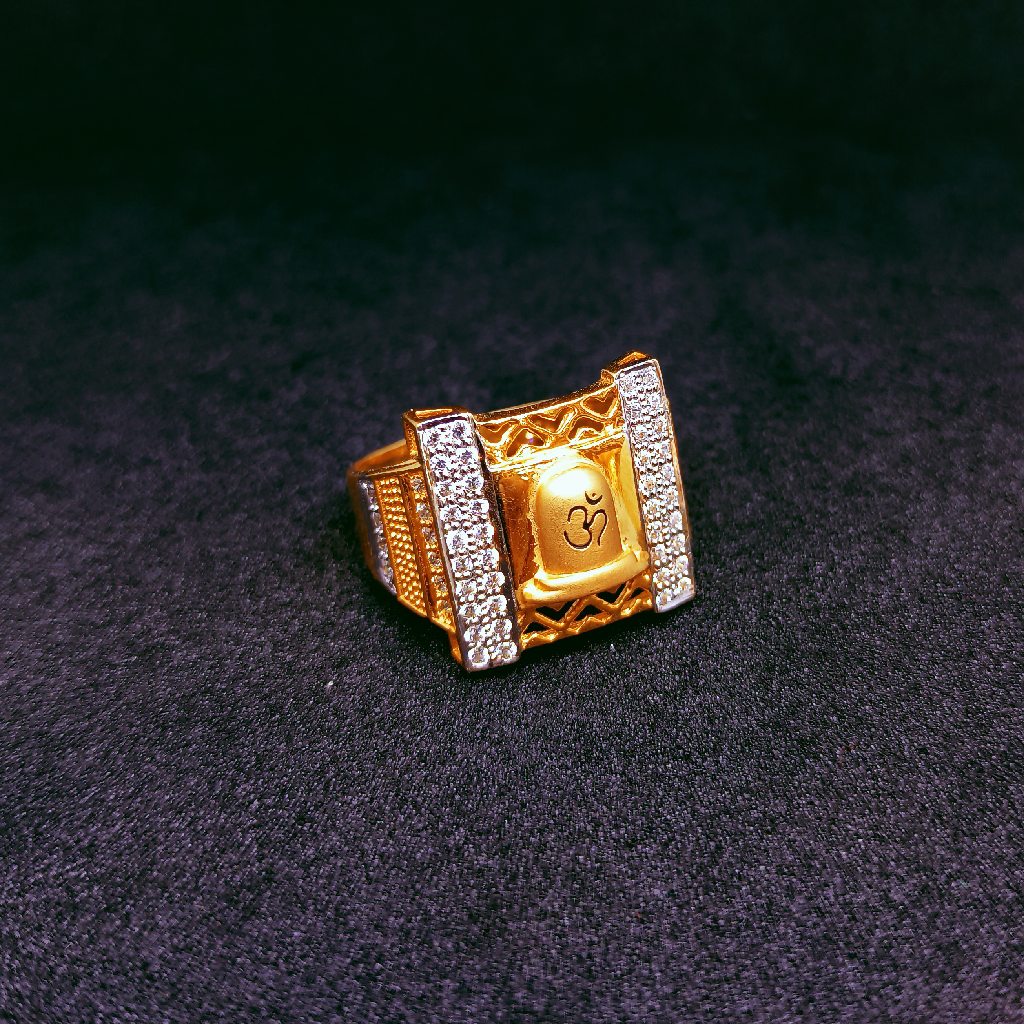 916 Gold diamond with shivji design ring