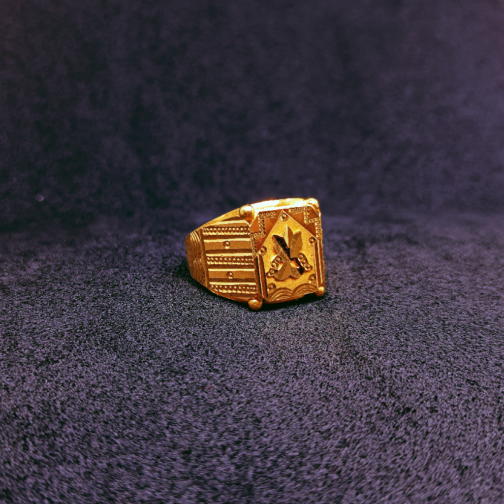 Gold gents ring