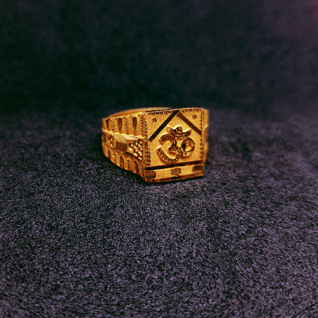 Gold om casual ring