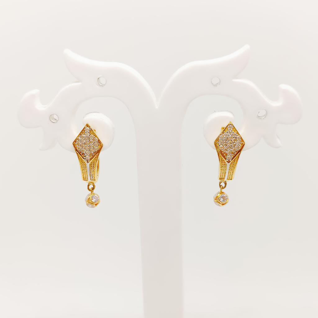 20 Carat Gold and diamand hallmarked Earrings