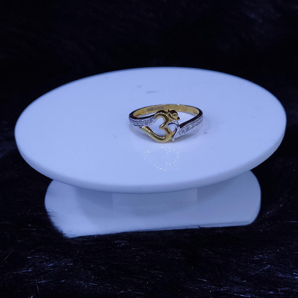 22kt/916 yellow gold darey om ring for women