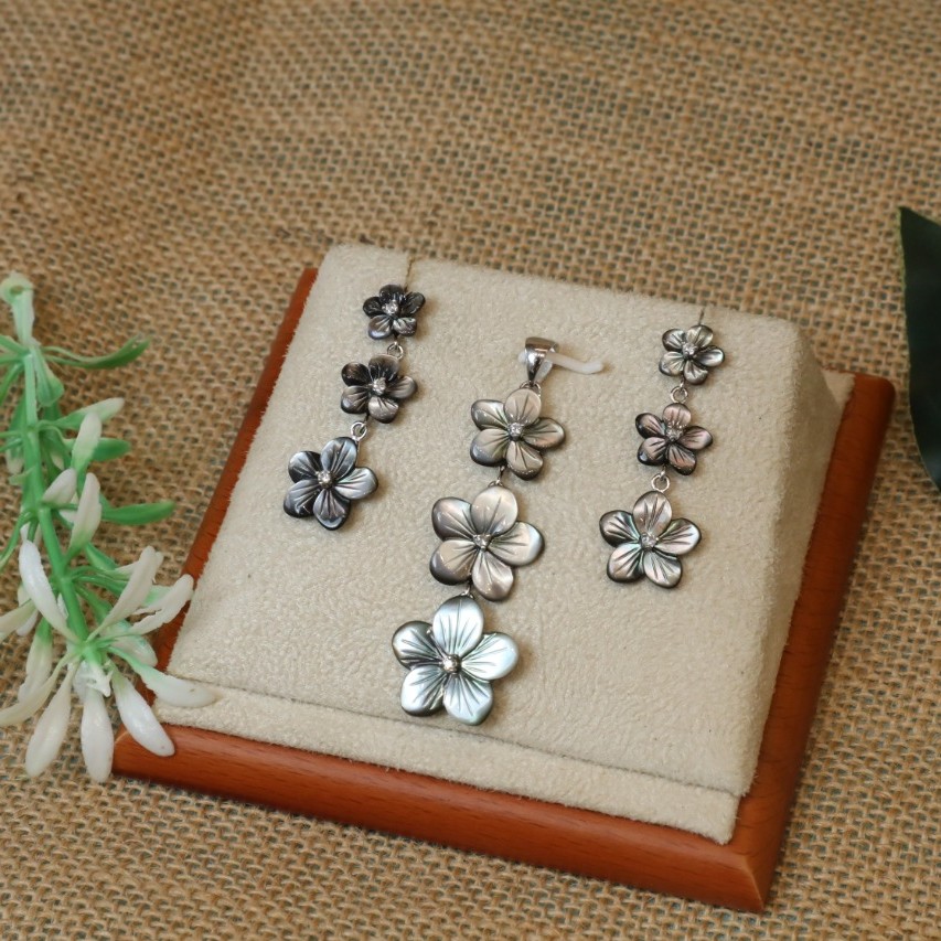92.5 silver Floral Design  Pendant Set