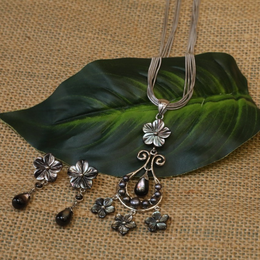 92.5 Silver Handicraft Sterling stone Earring with Pendent set