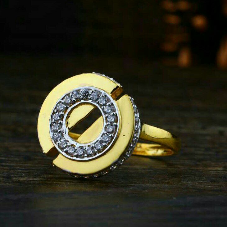 Attractive Cz Ledies Ring 916