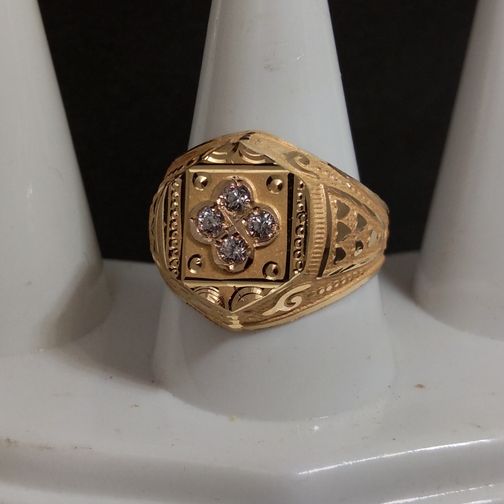 916 Gold Flower Designer Topa Gents Ring