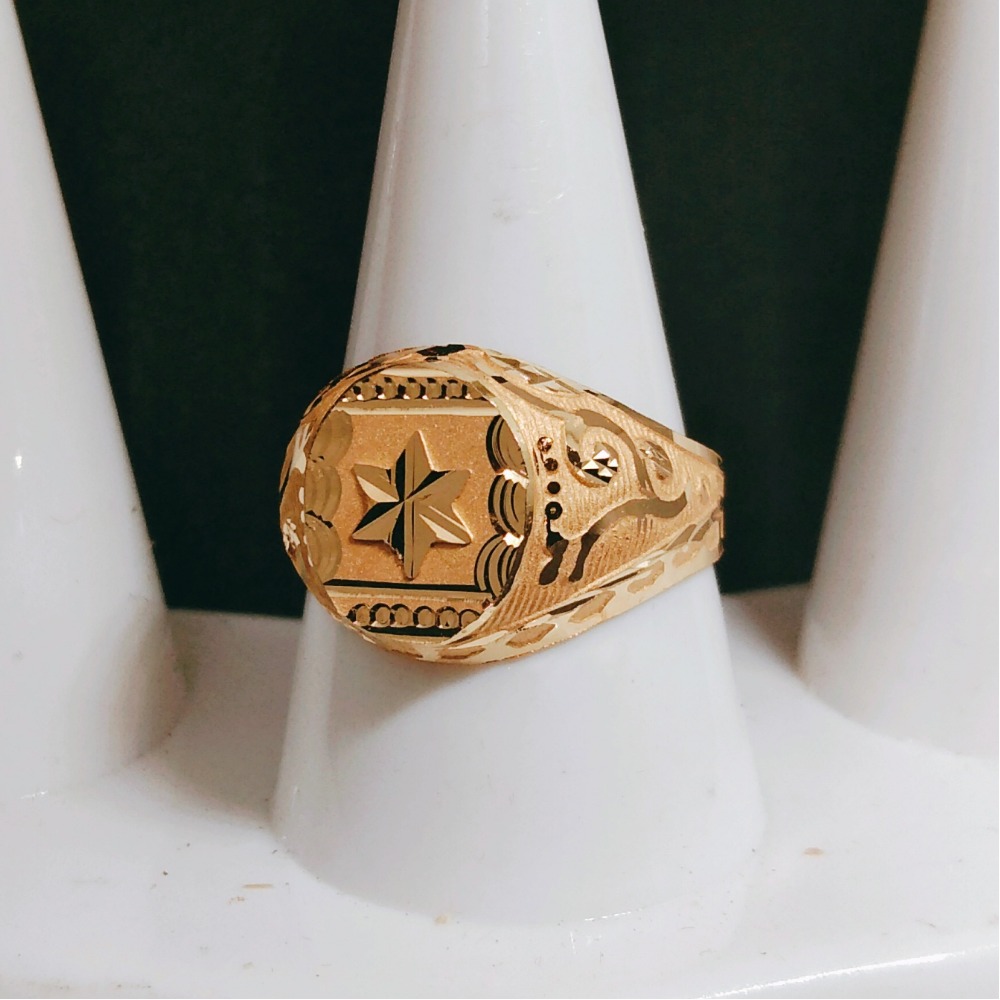 22KT Gold Star Design Gents Topa Ring