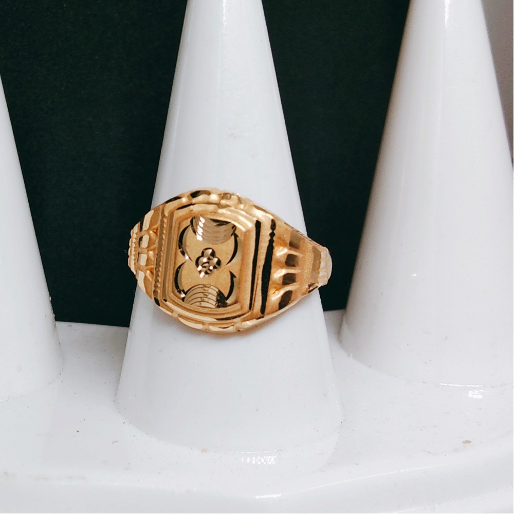 916 Gold Fancy Gents Ring