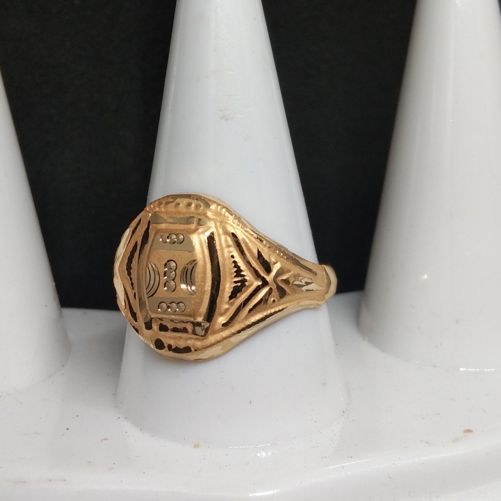 916 Gold Stylish Gents Ring