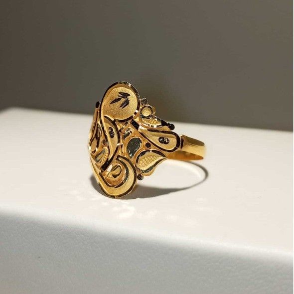 916 Gold Ladies Ring