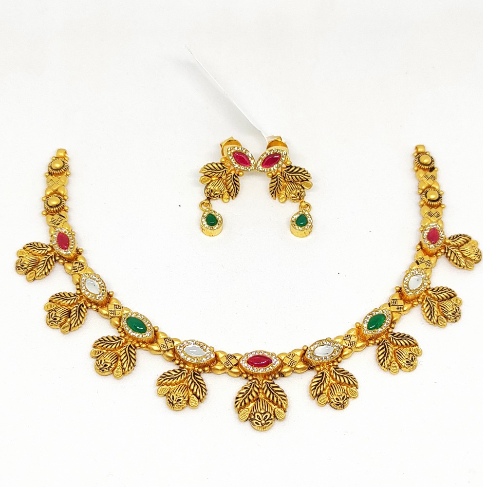 Antique Kundan Necklace Set