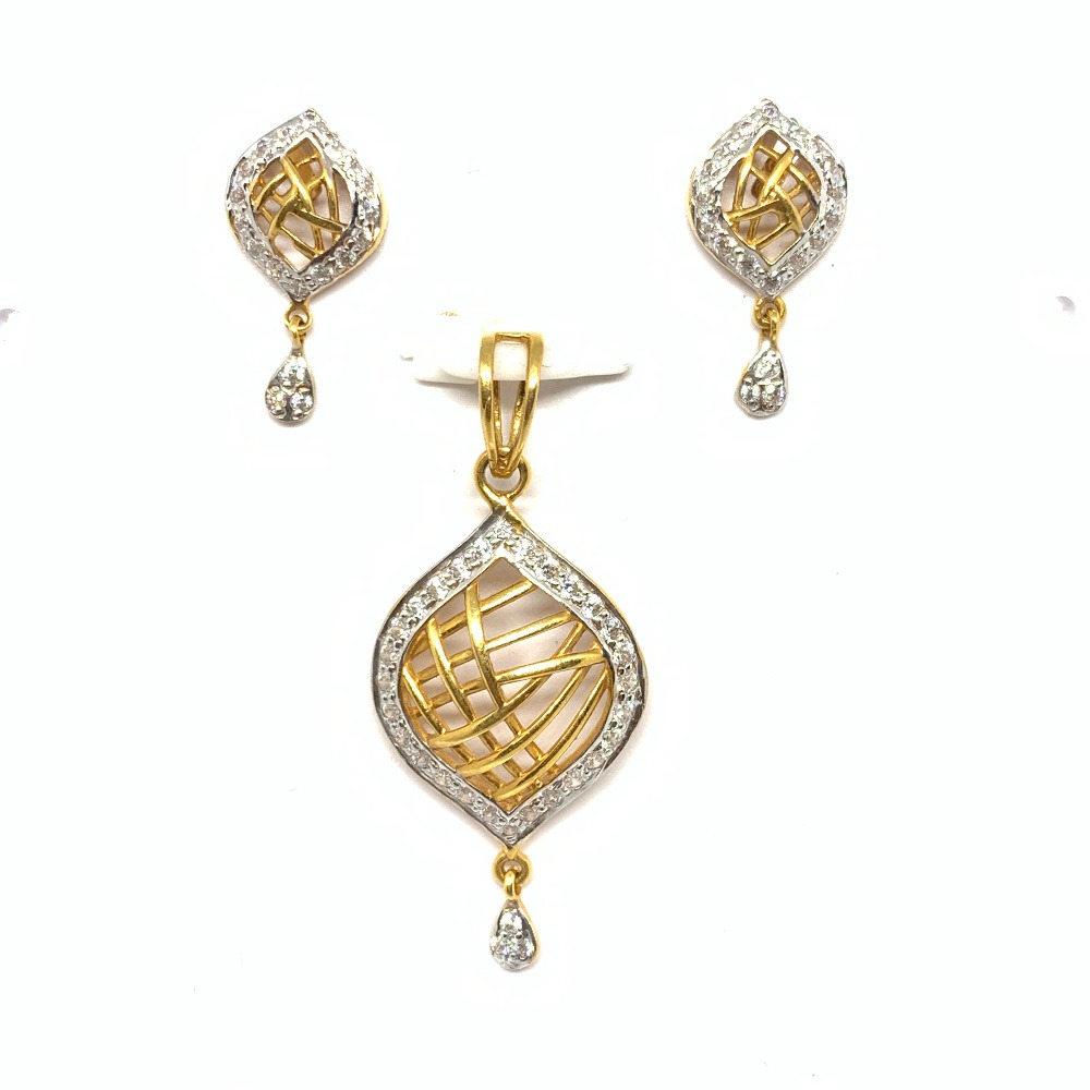 Designer Gold Pendent Set