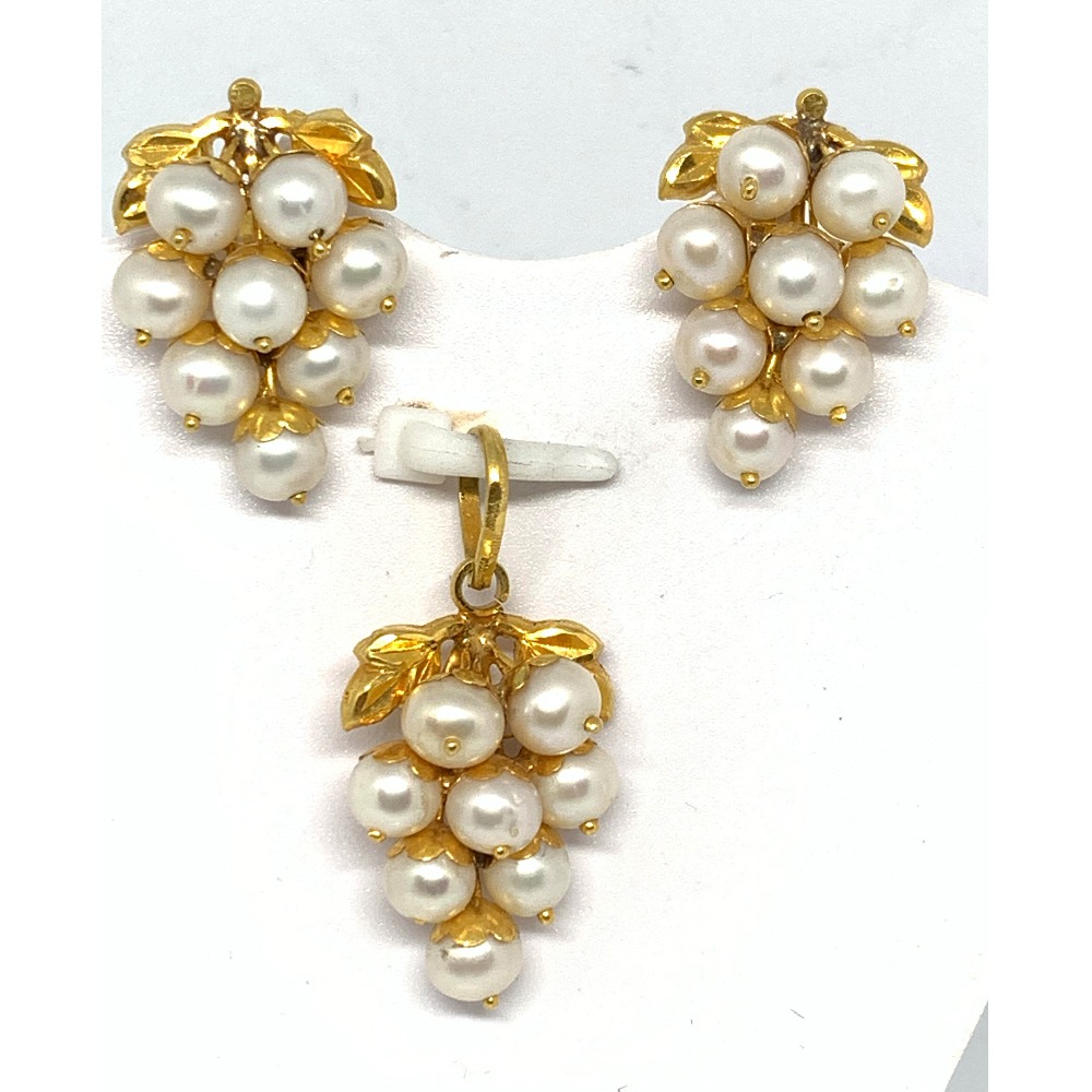 Designer Gold Pendent Set