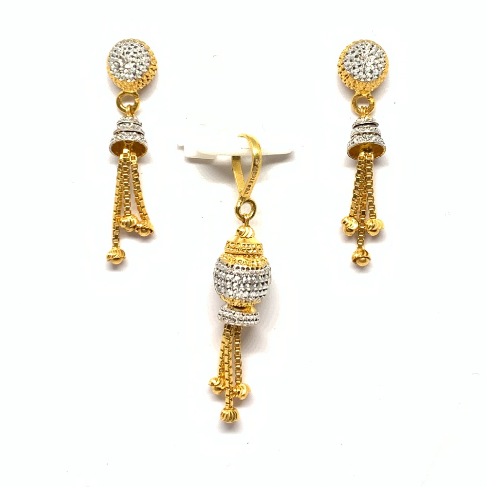Designer Gold Pendent Set