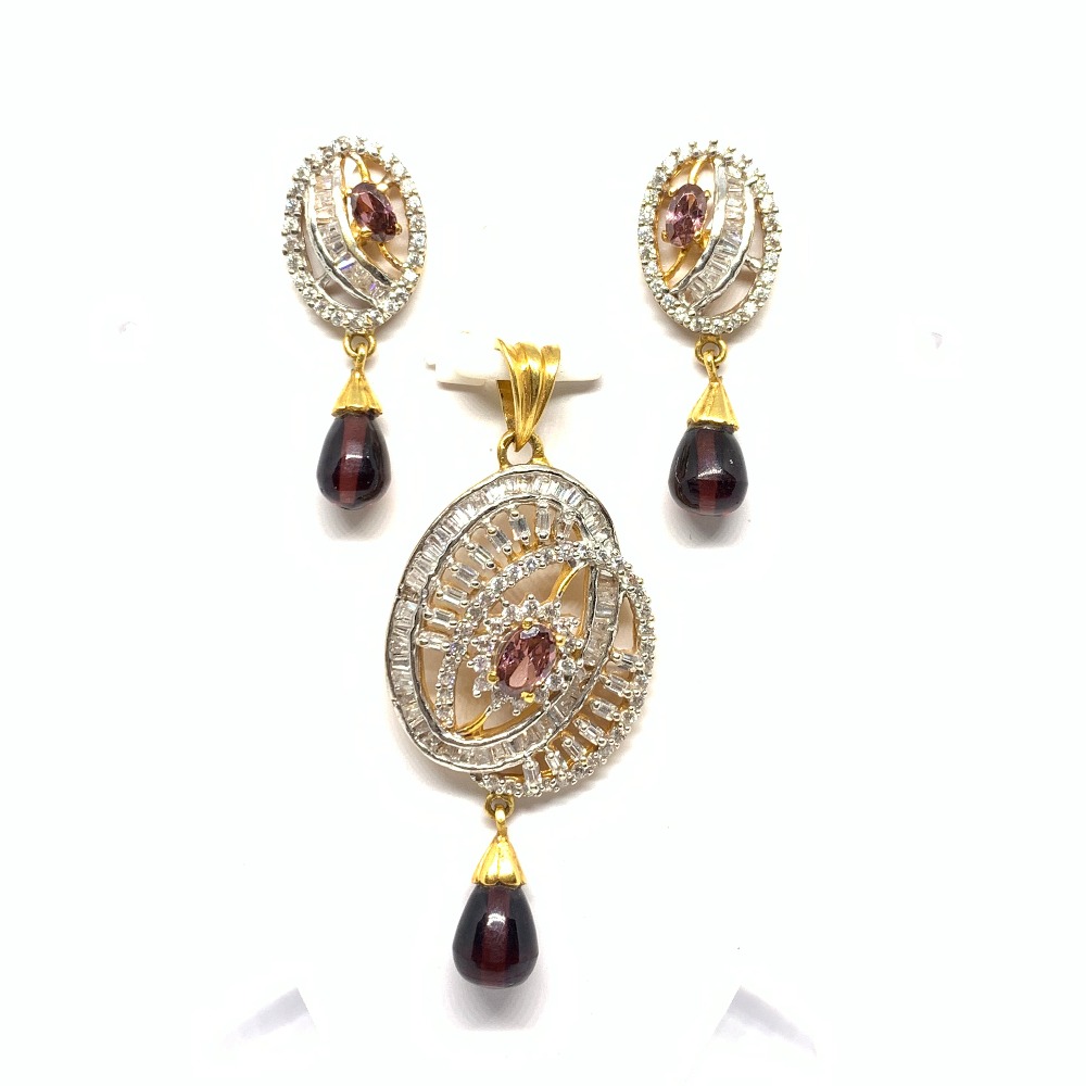 Designer Gold Pendent Set