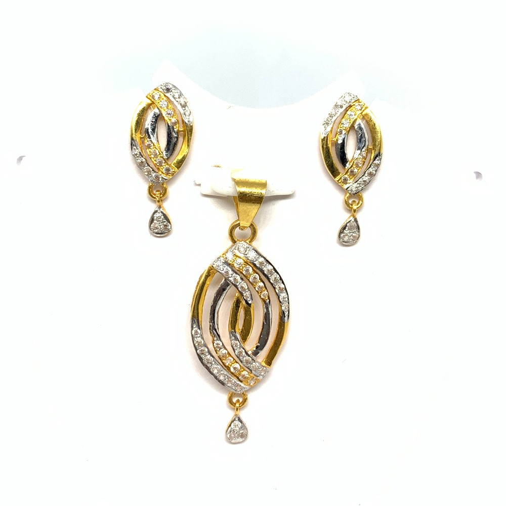 Designer Gold Pendent Set