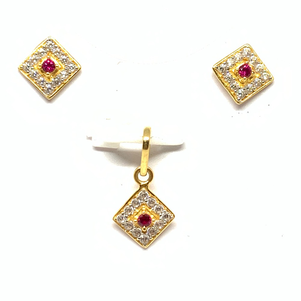 Designer Gold Pendant Set