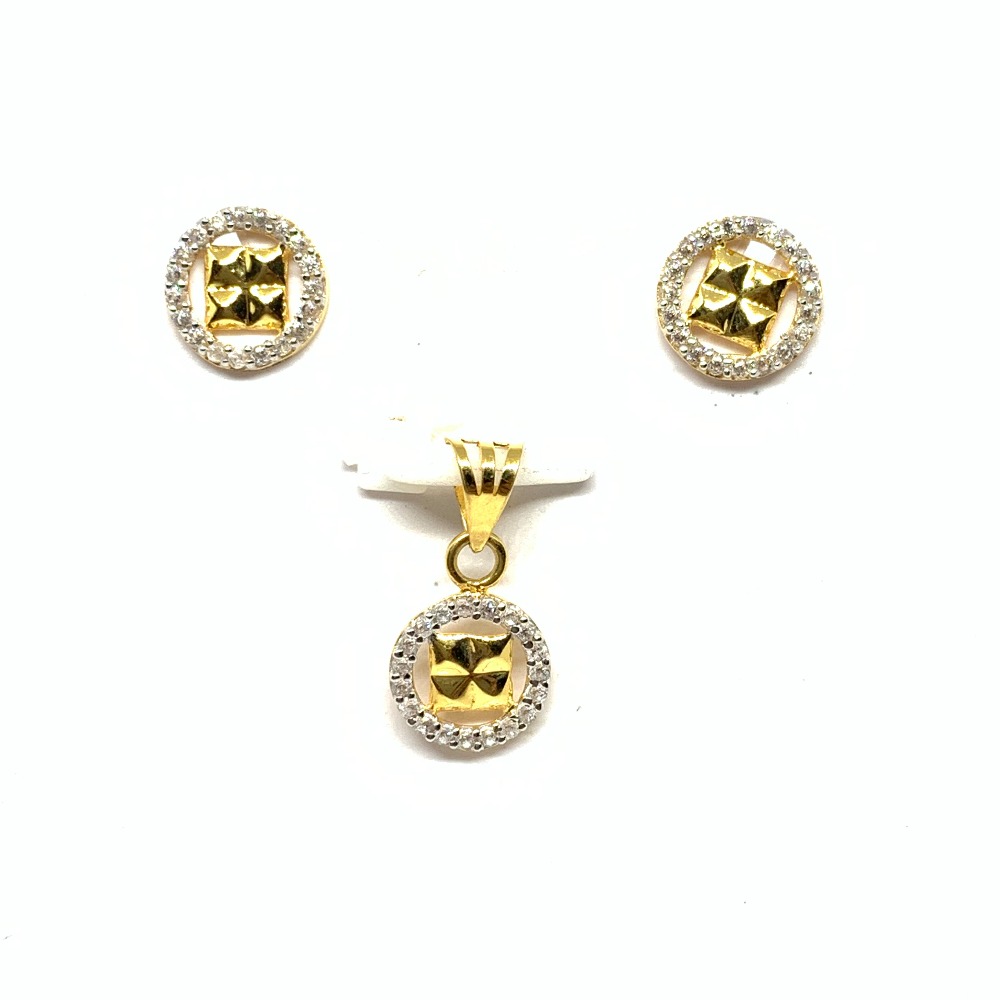 Designer Gold Pendant Set