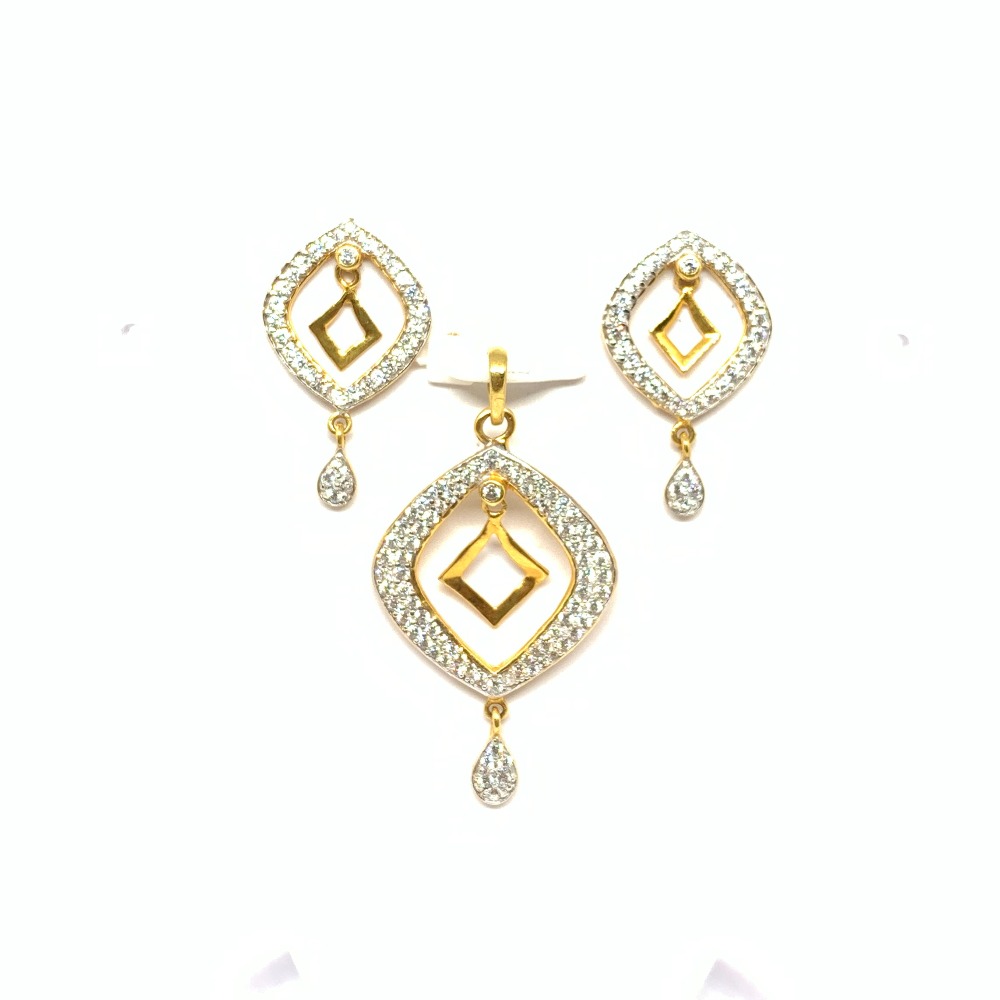 Designer Gold Pendant Set