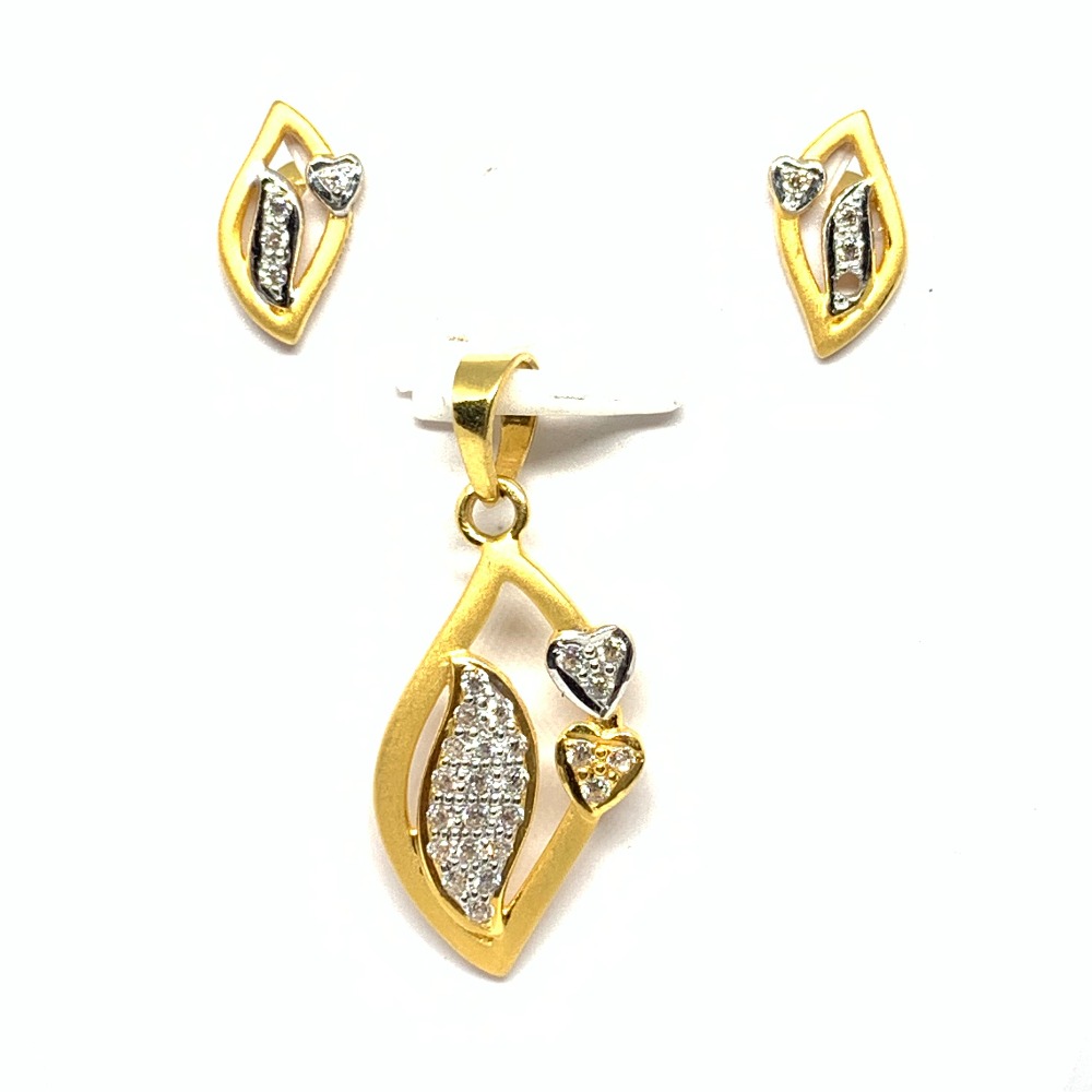 Designer Gold Pendant Set
