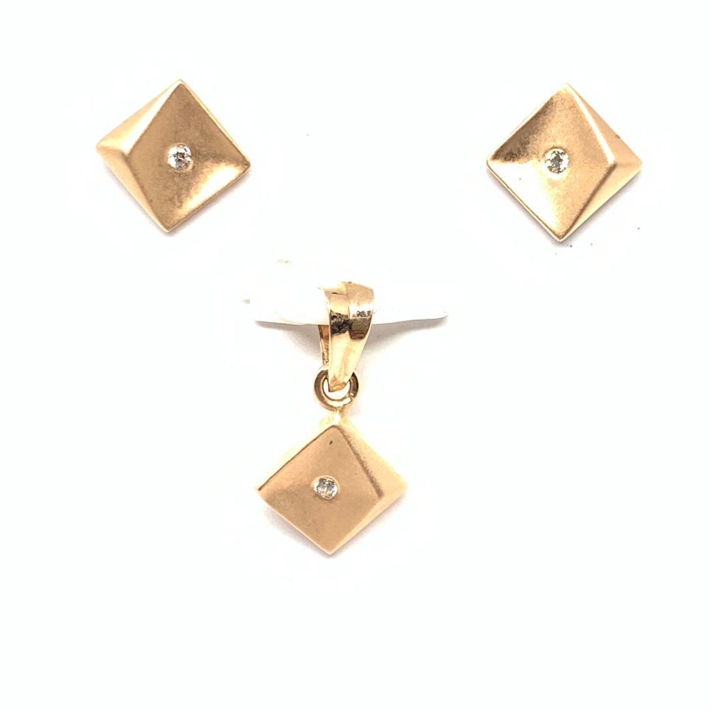 Designer Gold Pendant Set