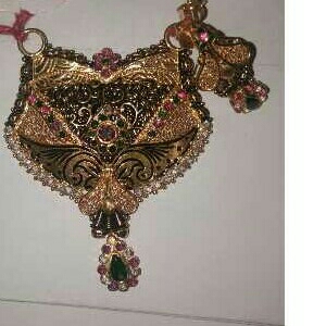 22K Gold Ladies Indian Mangalsutra Pendant Set