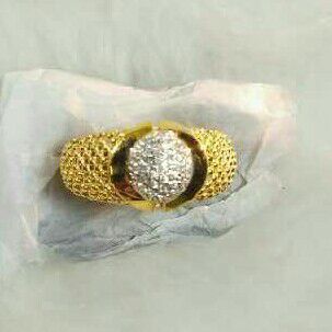 Gold Yellow Ladies Stunning Ring