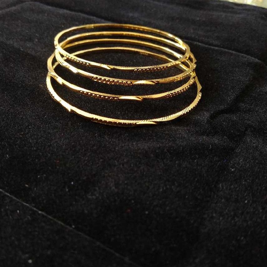 22K / 916 Gold Indian Attractive Trendy Bangle