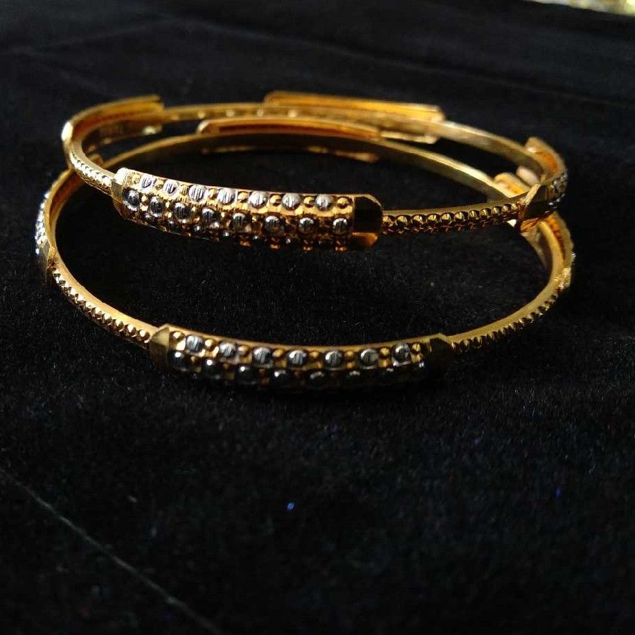 22K / 916 Gold Indian Designer Bangle