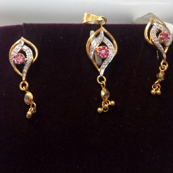 916 Gold hallmark pendant set GL1305