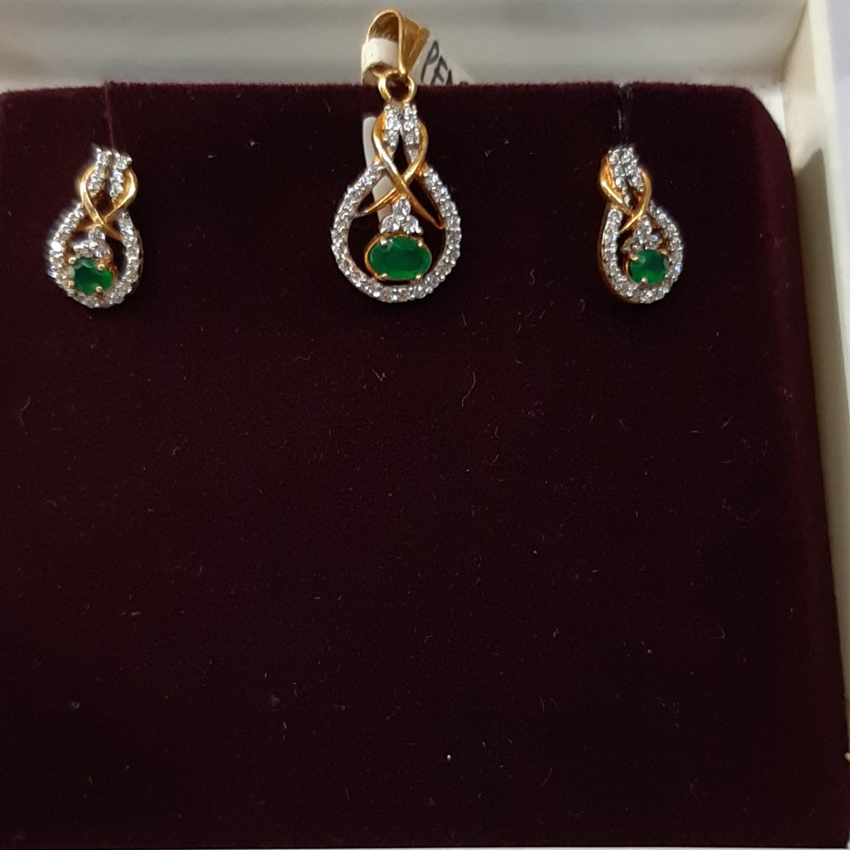 916 Gold hallmark pendant set LT0849