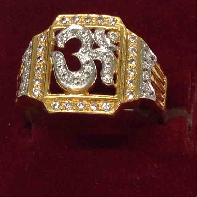 916 Hallmarked gold om design gents ring