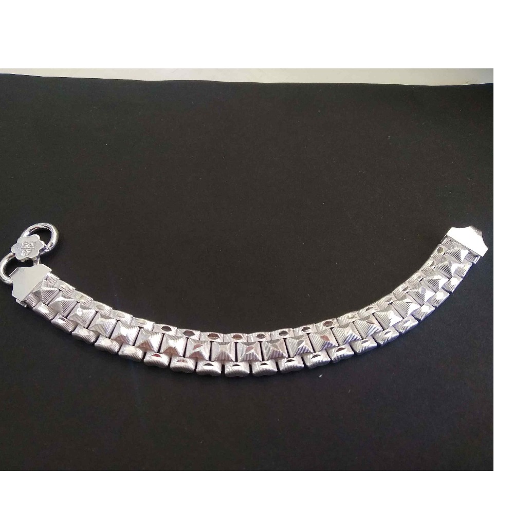 Silver daily wear / casual gents bracelet