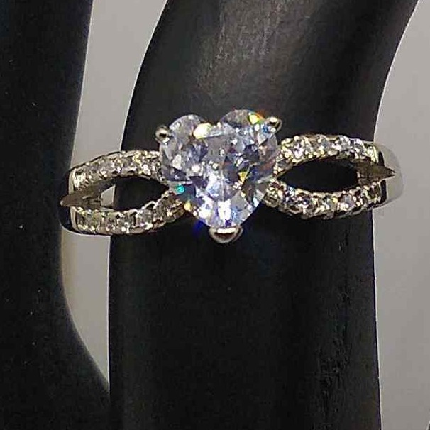 925 sterling silver heart shape  diamond Ring for ladies
