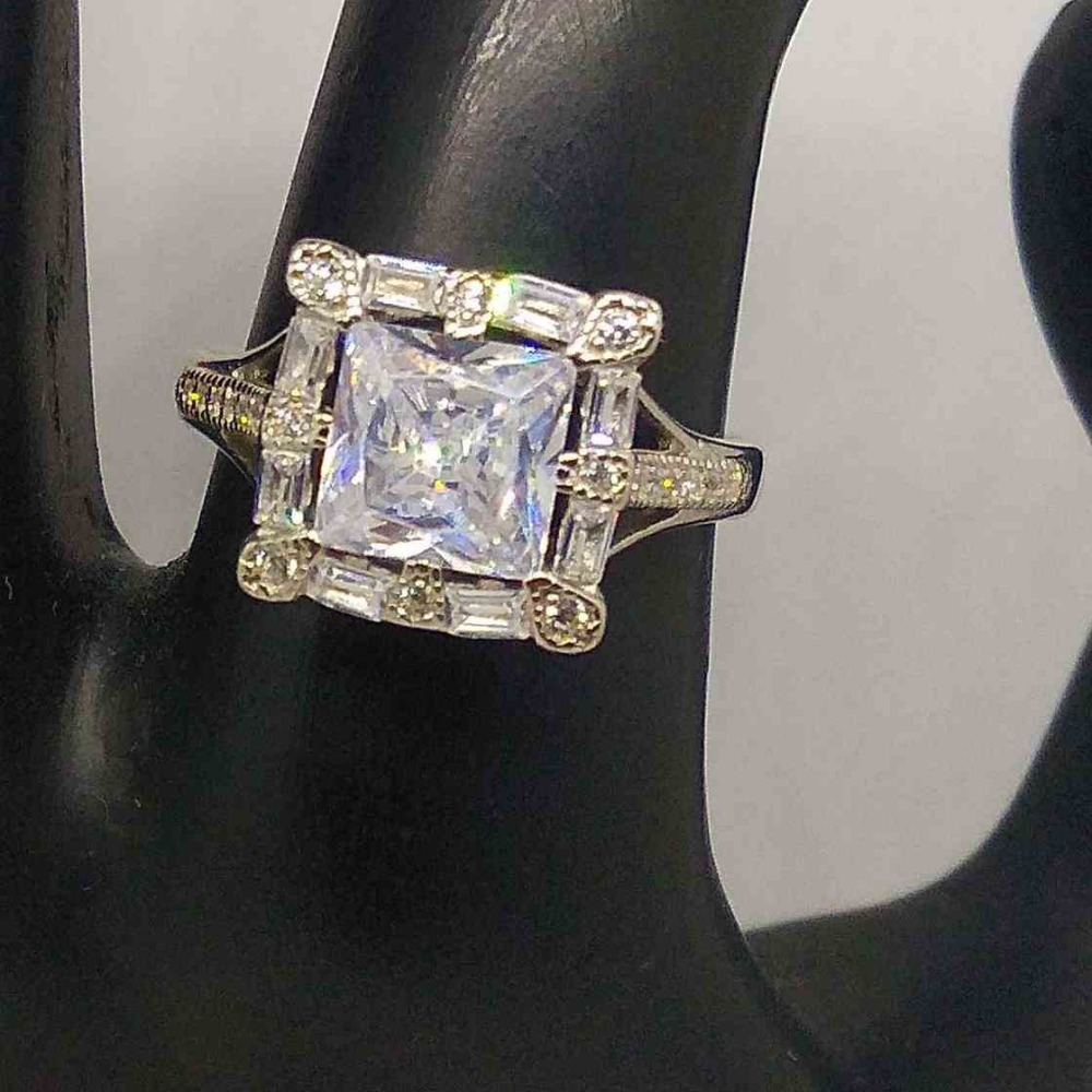 925 Sterling Silver Engagement Ring For Ladies